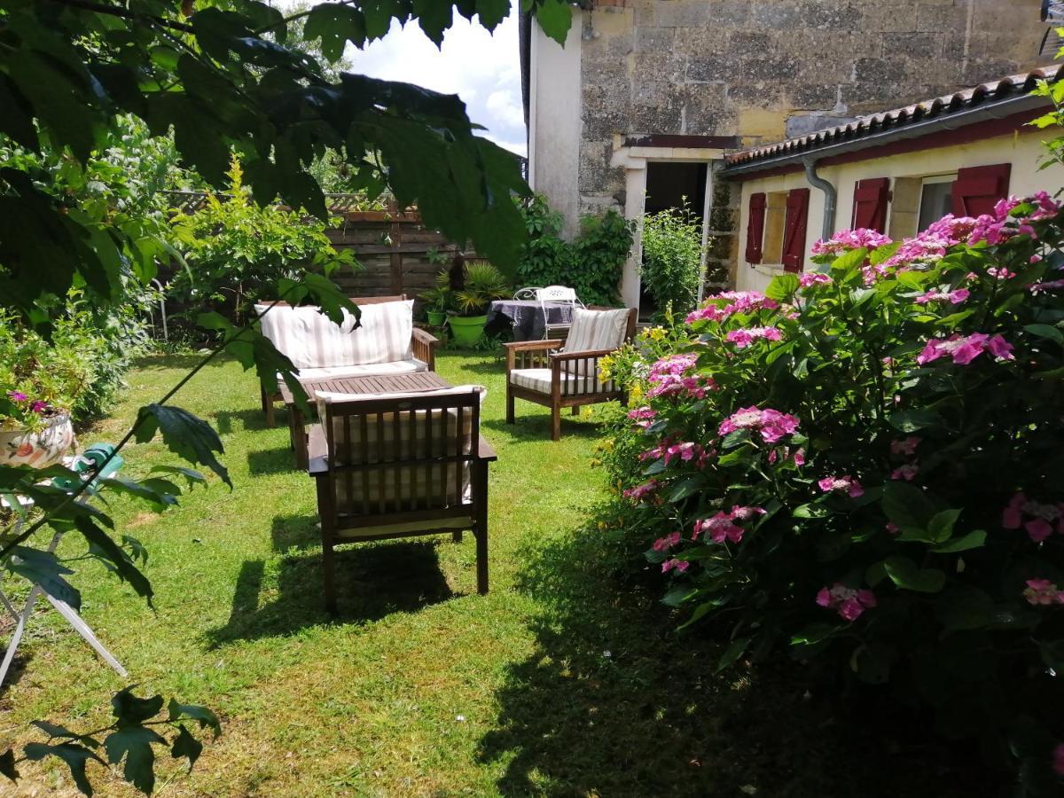 Chambres Et Gite Peyroutas " Camille" Vignonet St Emilion Kültér fotó