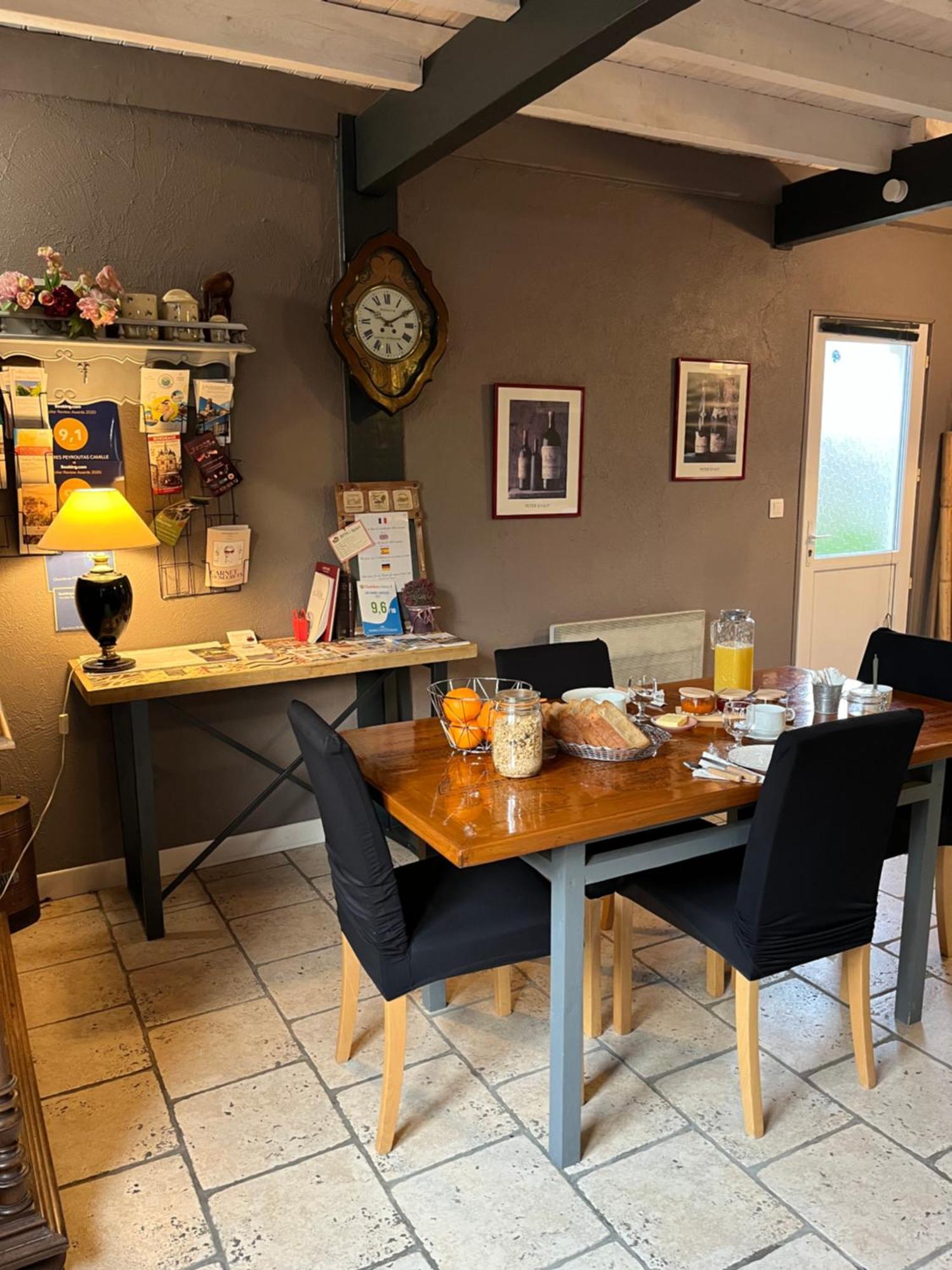 Chambres Et Gite Peyroutas " Camille" Vignonet St Emilion Kültér fotó