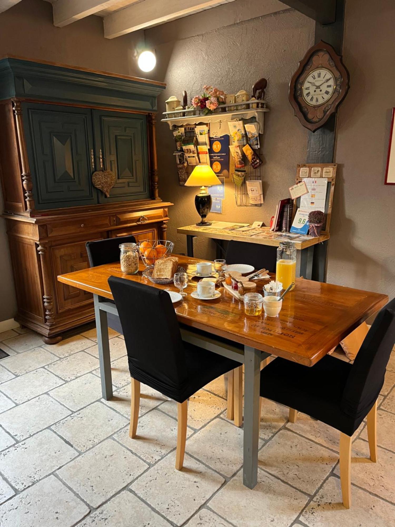 Chambres Et Gite Peyroutas " Camille" Vignonet St Emilion Kültér fotó