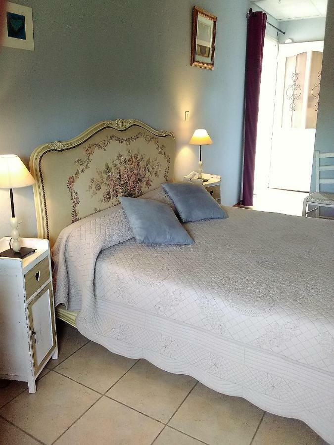 Chambres Et Gite Peyroutas " Camille" Vignonet St Emilion Kültér fotó
