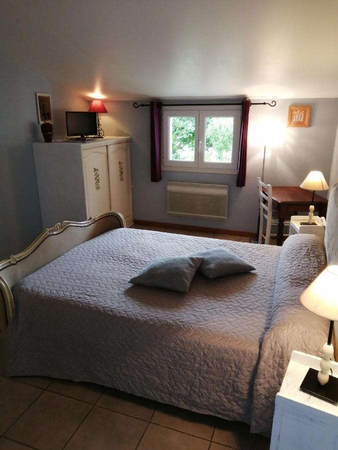 Chambres Et Gite Peyroutas " Camille" Vignonet St Emilion Kültér fotó
